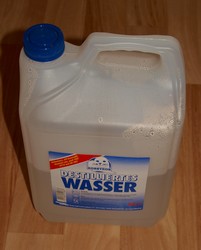 destilliertes Wasser